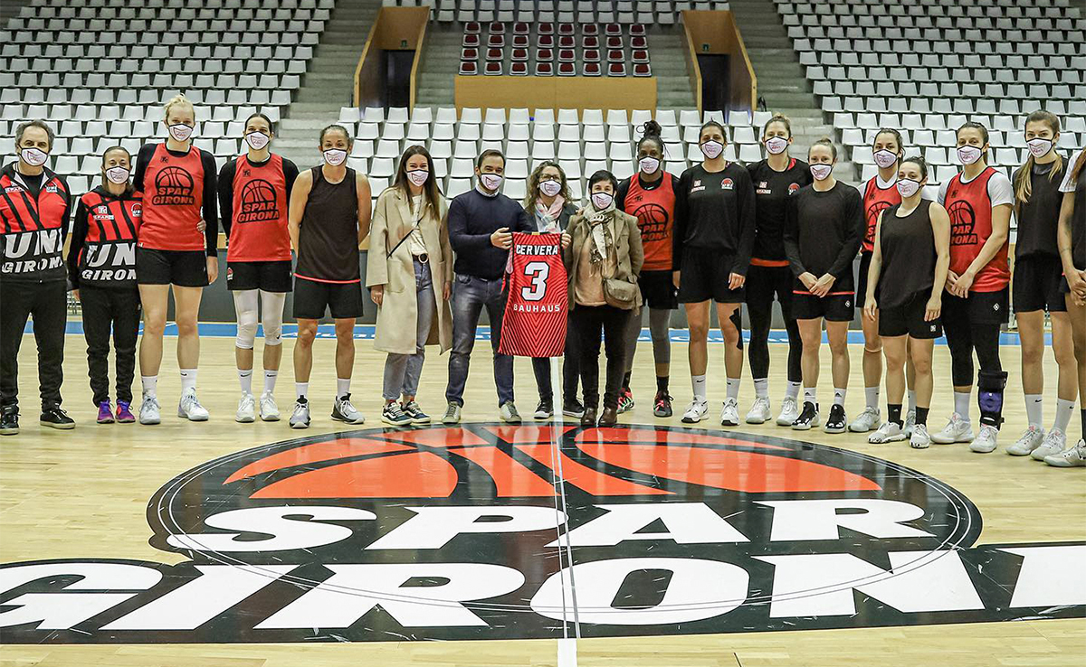 Clínica Cervera nou patrocinador del club de bàsquet femení Uni Girona