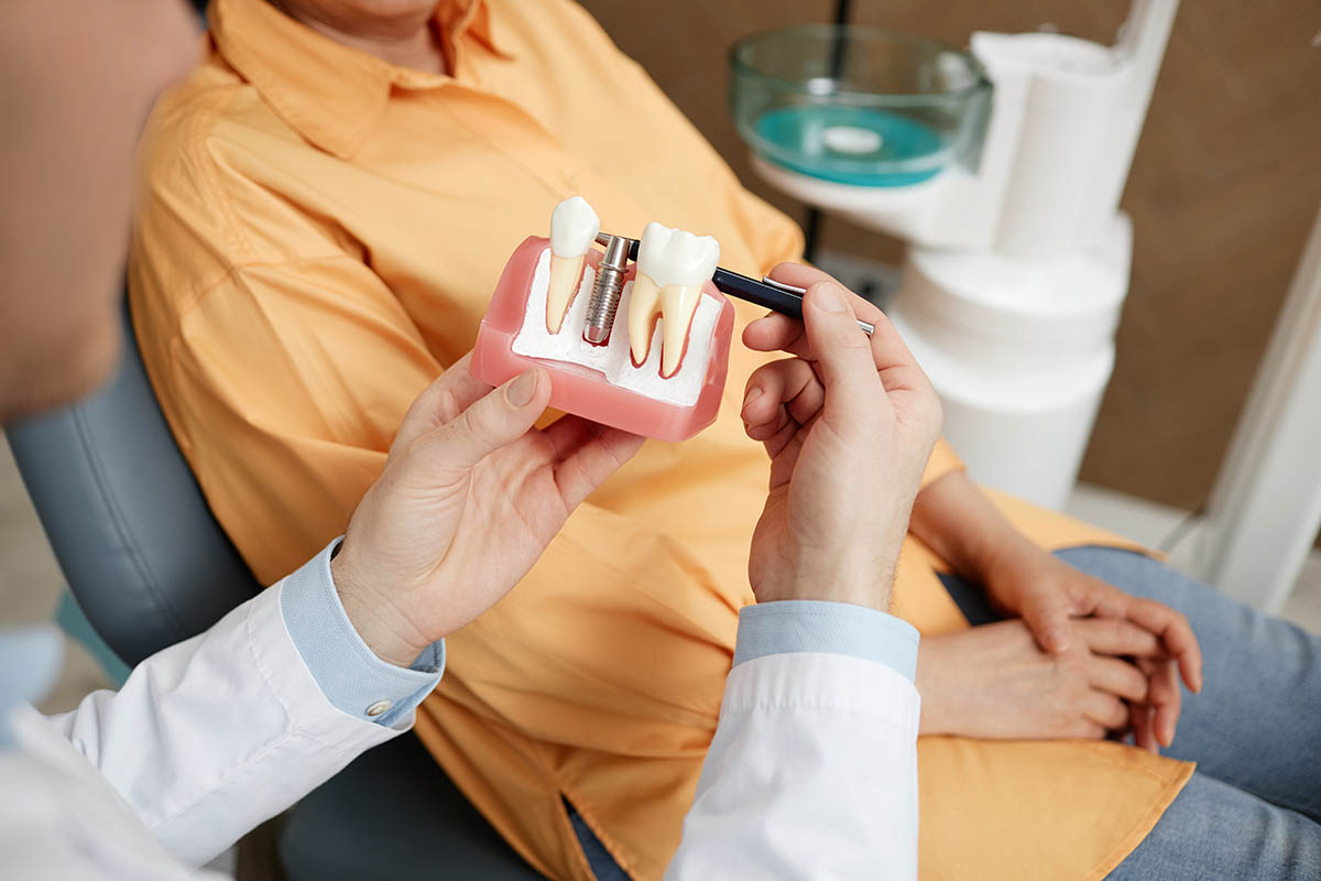 Com cuidar la teva boca si portes implants dentals