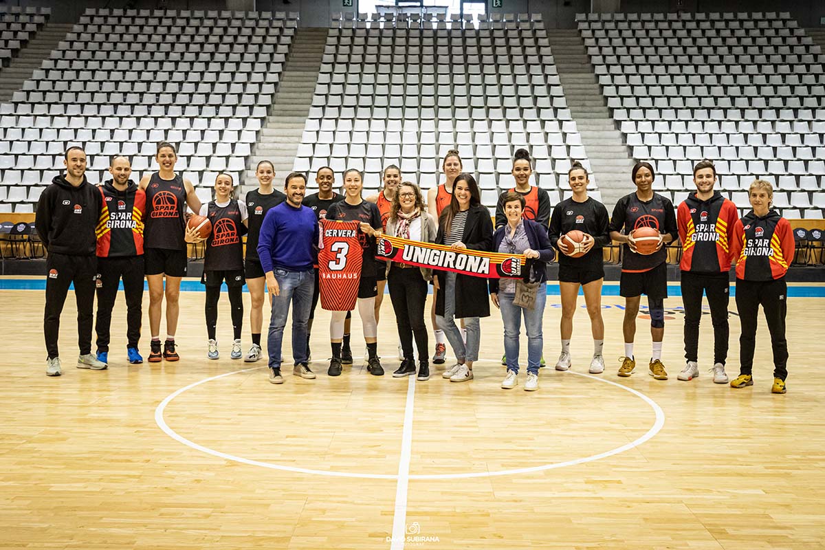 Renovem el nostre patrocini amb les jugadores de l uni Girona