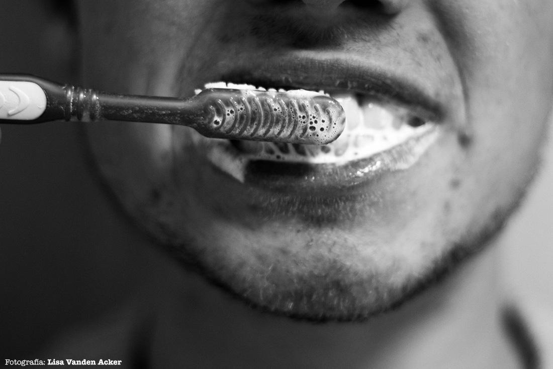 Que passa si et raspalles les dents de manera agressiva