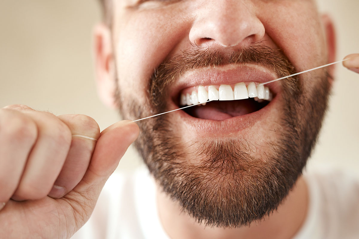 Mites i veritats sobre el fil dental: realment és necessari?