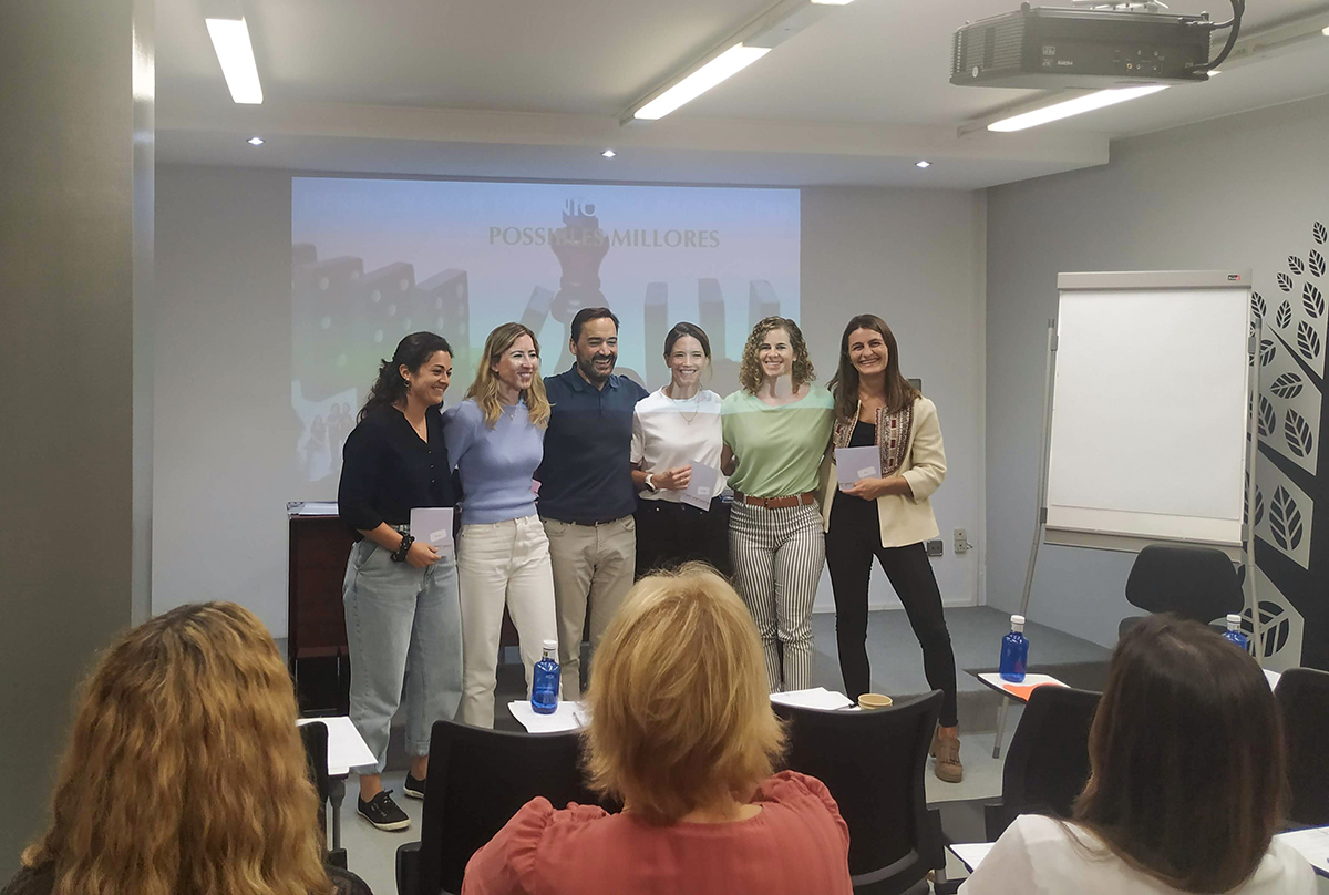 Tot l equip de Clínica Cervera celebra les primeres jornades d actualitzacio en odontologia